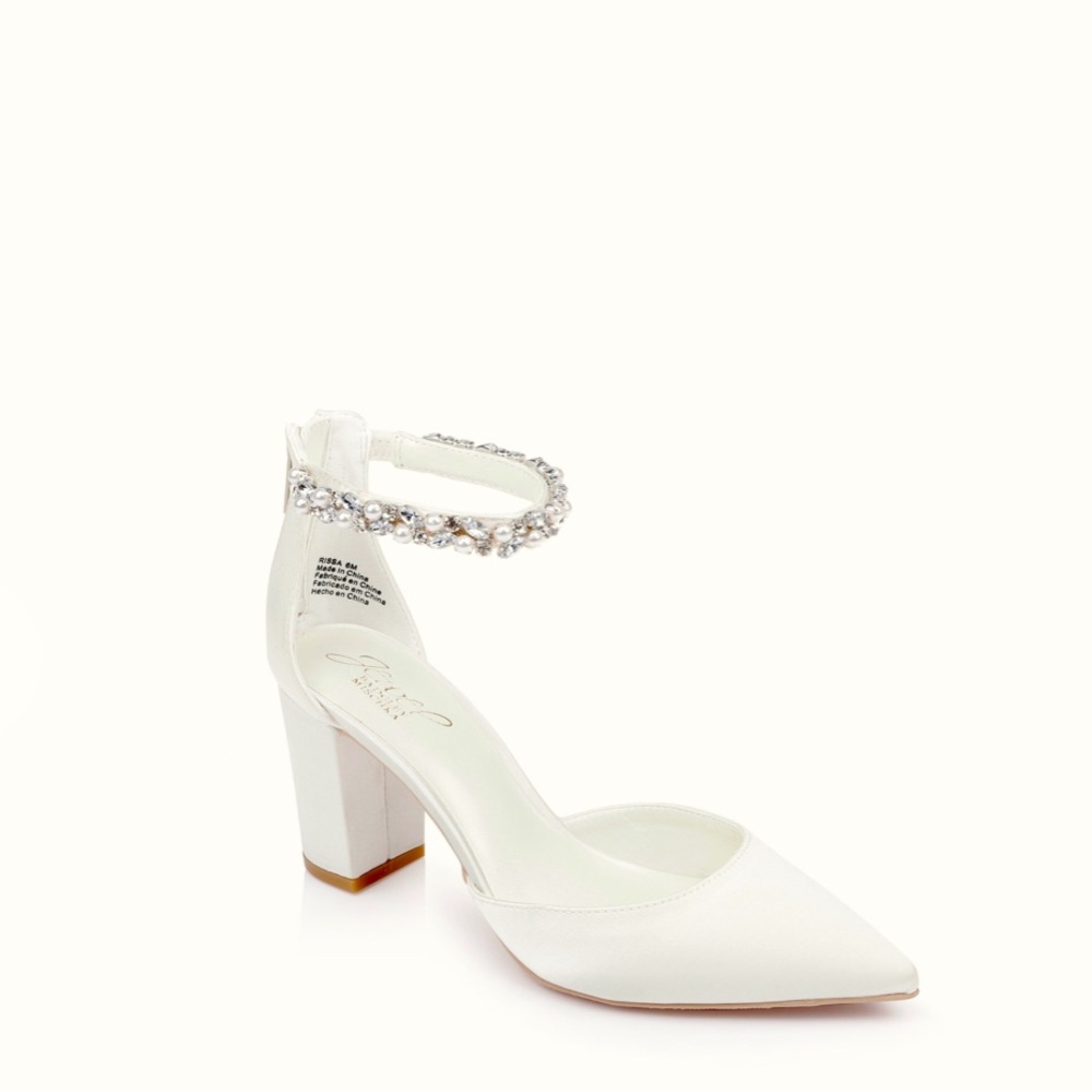 Badgley Mischka Rissa Block Heel Pump
*brand new*